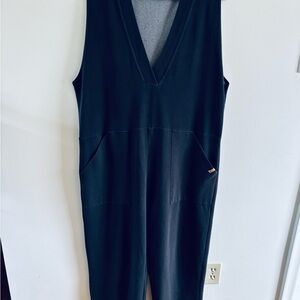 Tentree Black Sleeveless V-Neck Jumpsuit